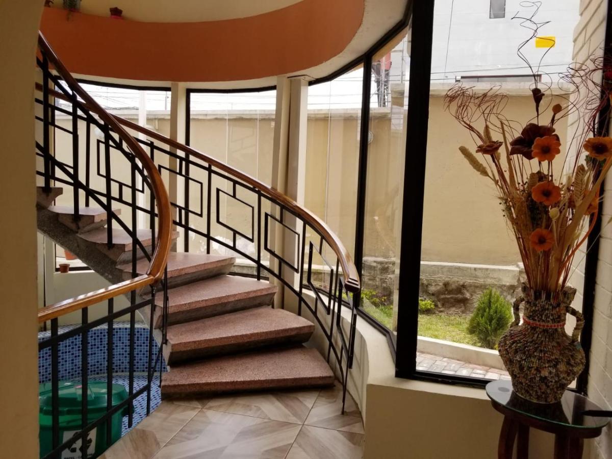 Hostal El Confort Quito Norte Buitenkant foto